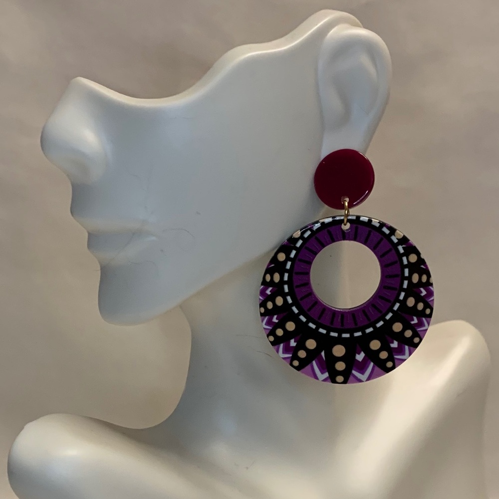 NWT! Beautiful Purple Painted Post Dangle Earrings!